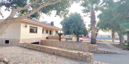 Spectacular luxury villa in El Campello in a one-of-a-kind location